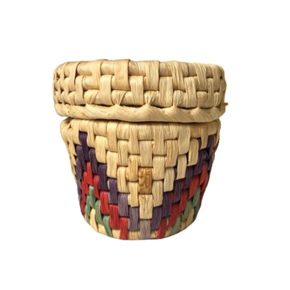Two piece colorful raffia woven nesting basket container set with lids - Picture 5 of 16